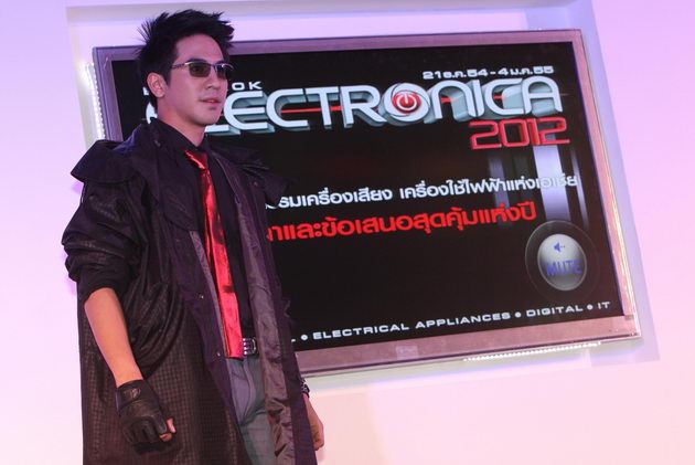 ผู้ชายผลัดกันชม78 ดารา นายแบบ ผู้เข้าประกวด หล่อบ้างอะไรบ้าง