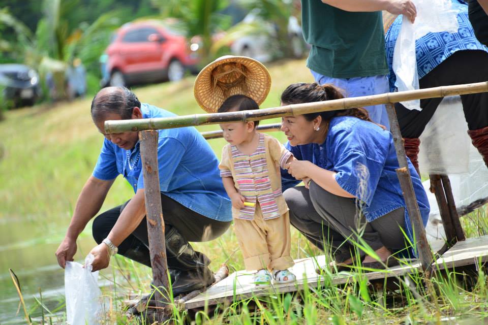 โอ้ย ชุดไปดำนา ปลูกวันแม่เก็บเกี่ยววันพ่อ