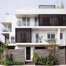 D2 Town House by MM++ Architects