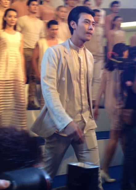 NIVEA Naked Face Exhibition by AMAT NIMITPARK กล้ามแน่นๆ