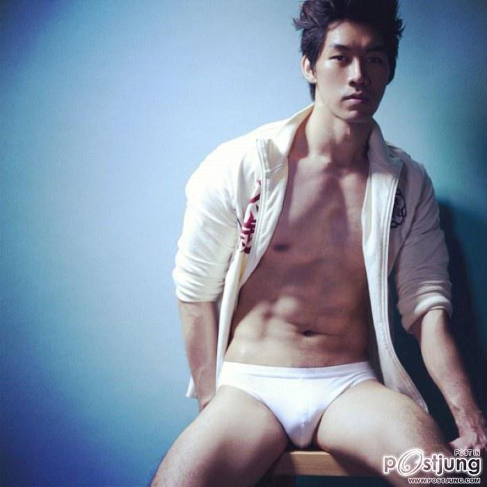 จับมาปล้ำเล่นๆ