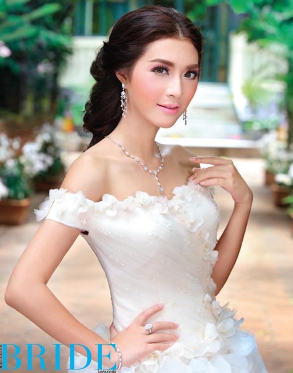 มิว-นิษฐา จิรยั่งยืน ในชุดเจ้าสาว Bride Magazine 15 สวยม้ากเลอ