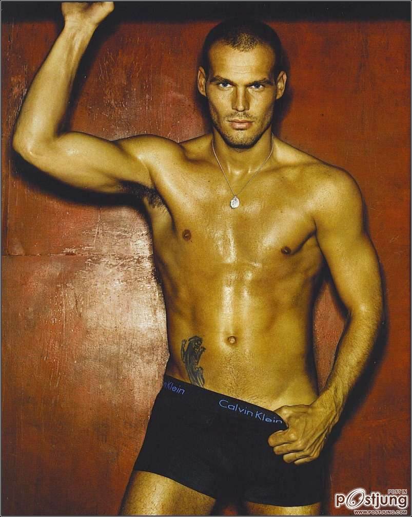 หล่อเข้มๆเซอร์ๆ