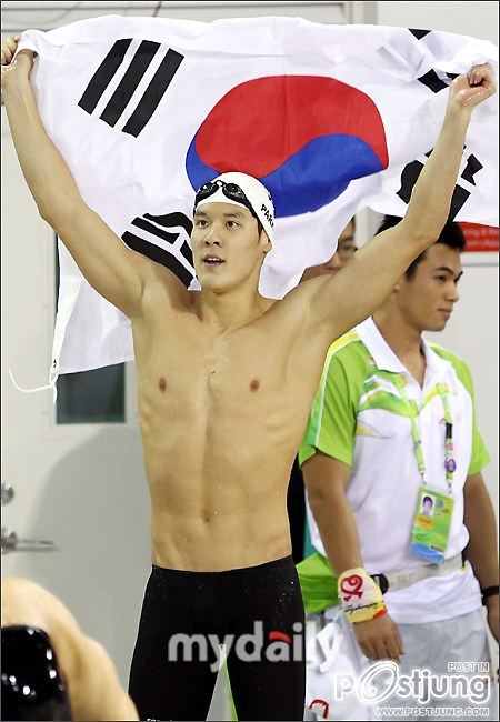 นักว่ายน้ำทีมชาติเกาหลีใต้ PARK TAE HWAN