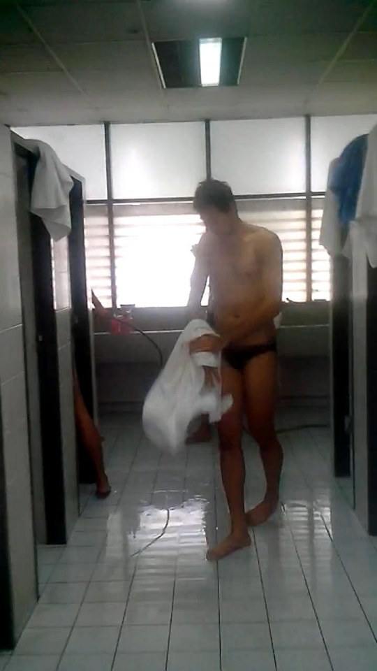 แซ่บเว่อร์ บุกห้องอาบน้ำทีมวอลเลย์บอลชายไทย เป้าตุงมหึมามาก