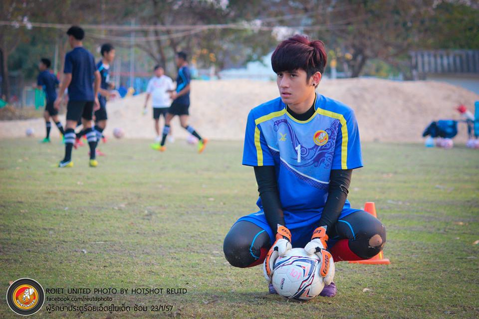 ปฐมทัตน์ สุดประเสริฐ นักบอล