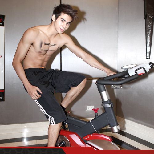 ลุ้นกันใครจะเป็นหนุ่มMen's Health Guys' Challenge2014และMr.Sole Fitness