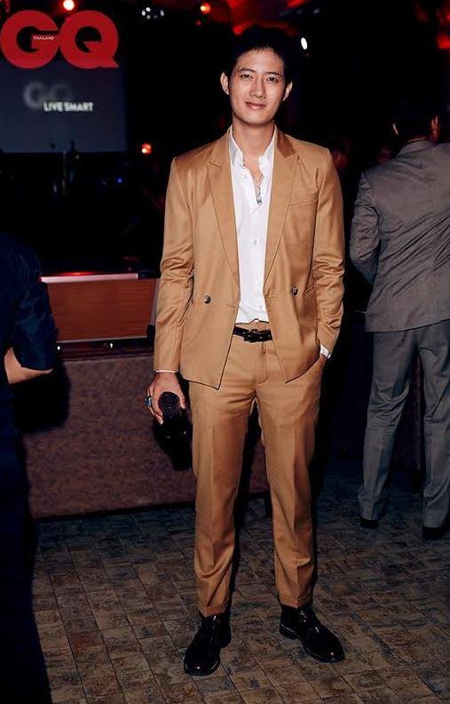 แฟชั่นสุดฮอต ดารา นักร้องตบเท้าเพียบ!!!