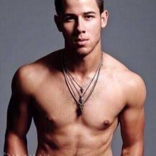 Nick Jonas ยิ่งโตยิ่งตุงค่ะ