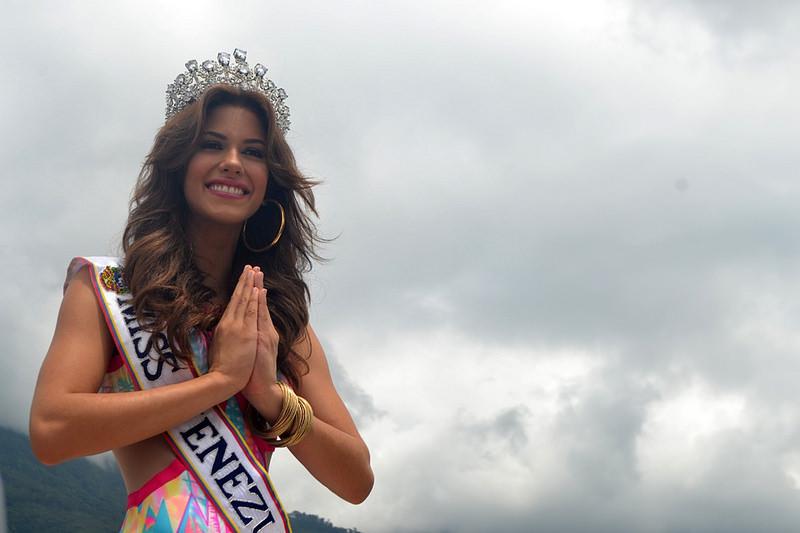 Miss Venezuela 2014 คนใหม่ มาเรียน่า ฮีเมเนซ