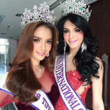 น้องเนย มิสทิฟฟานี่ 2014 กับ Miss International Queen 2013