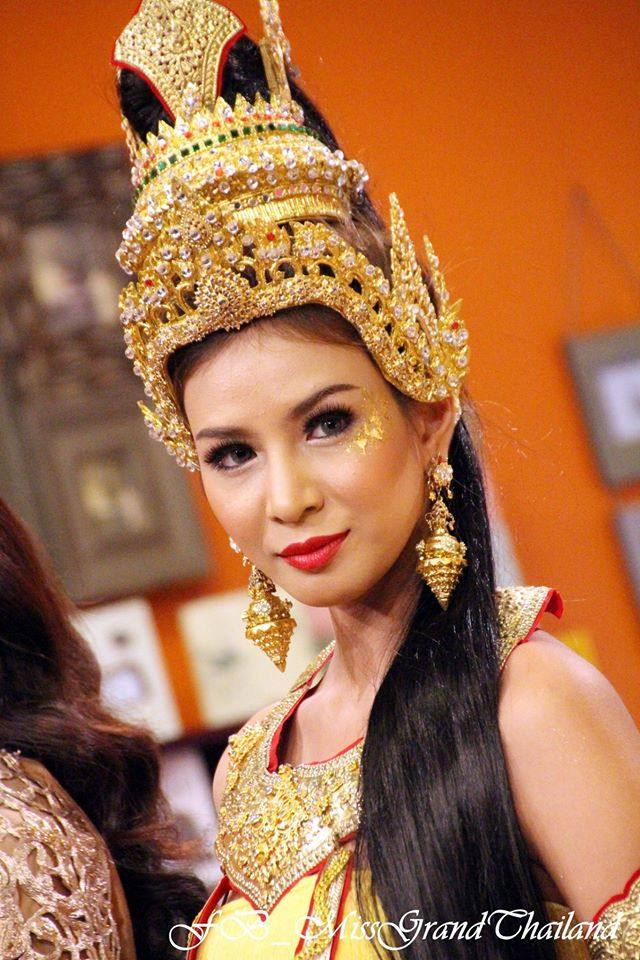 "สุวรรณปฐพีธรณีสยาม" ชุดประจำชาติ Miss Earth Thailand 2014 - ศศิ สินทวี