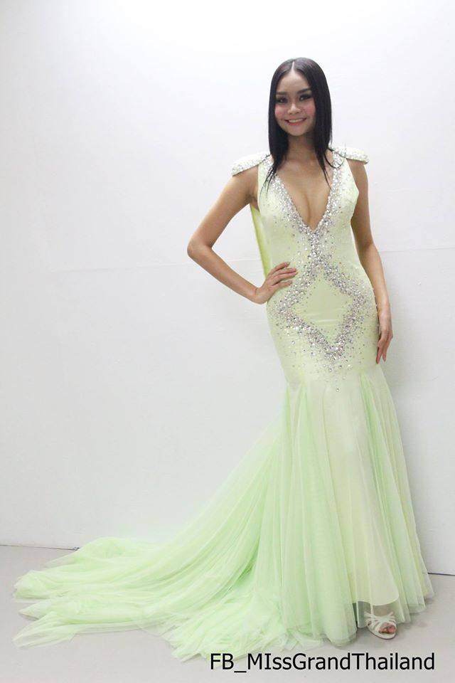 " ช่อฟ้าทองอำไพ " ชุดระจำชาติไทยประยุกต์ ของน้องเฟริส์ - Miss Intercontinental Thailand 2014