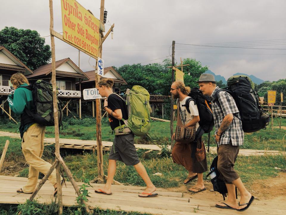 ຂອບໃຈເດີ້້ທີ່ມາທ່ຽວລາວ ขอบใจเด้อที่มาเทื่ยวลาว,โอกาสหน้าข้อยกะชิไปเที่ยวไทยคือกัน