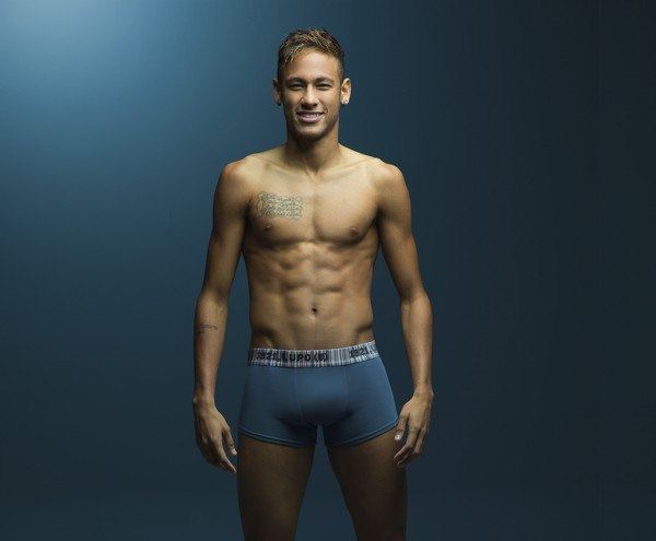 Neymar หนุ่มนักกีฬาหุ่นเซ็กซี่