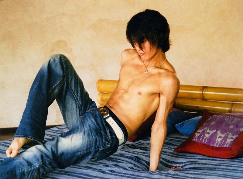 Half Moon - Msataka Nakagauchi