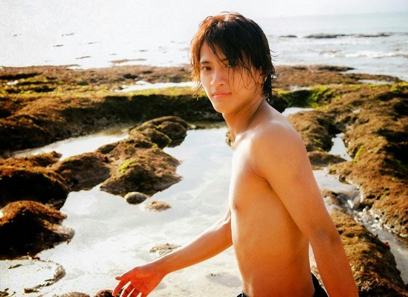 Half Moon - Msataka Nakagauchi