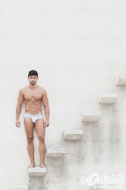 Moises by Adrian C. Martin : HQ images