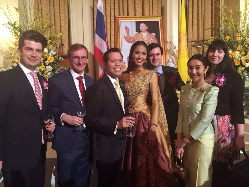 เมญ่า Miss Thailand World เข้าร่วมงานวันพ่อ ณ สถานเอกอัครราชทูตไทย กรุงลอนดอน
