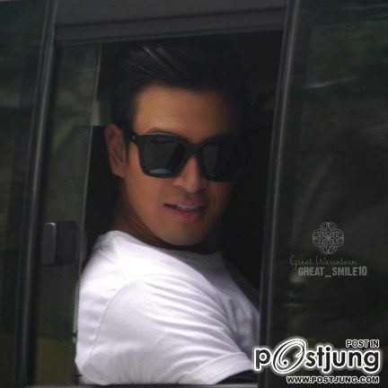 พี่เกรทคนบ้ายิ้มทีละลายเบย