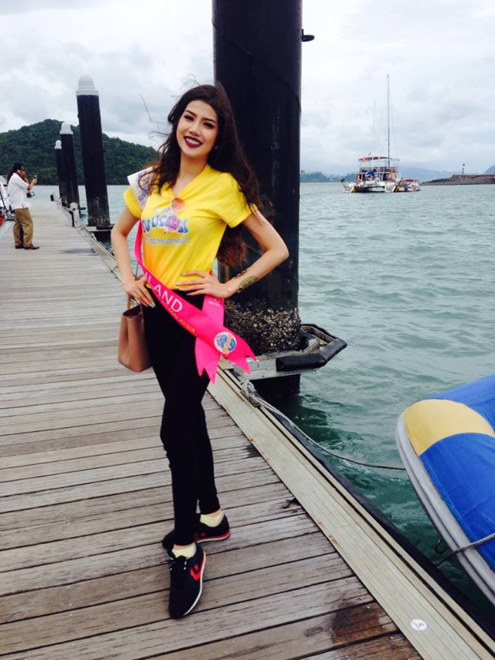 วันนี้น้องพลอย ออกไปร่วมกิจกรรมกับกองประกวด Miss Tourism International 2014 ที่เกาะลังกาวี ครับ