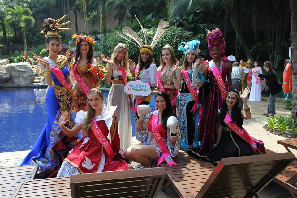 วันนี้น้องพลอย ออกไปร่วมกิจกรรมกับกองประกวด Miss Tourism International 2014 ที่เกาะลังกาวี ครับ