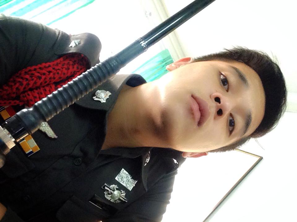 ตำรวจหนุ่มสุดหล่อ จากFacebook