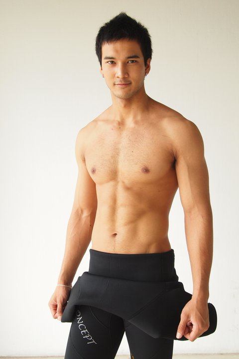 หนุ่มหุ่นล่ำๆ ต๊อบ ชัยวัฒน์