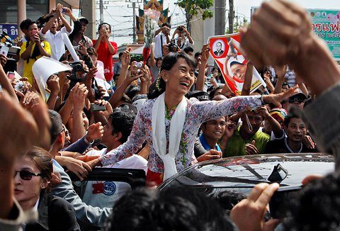 อองซาน ซูจี นักต่อสู้เพื่อประชาธิปไตยในพม่า