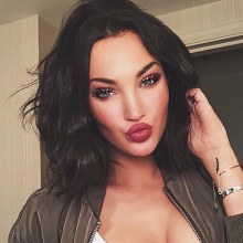 มารู้จักเธอ Natalie Halcro แฝด Megan Fox