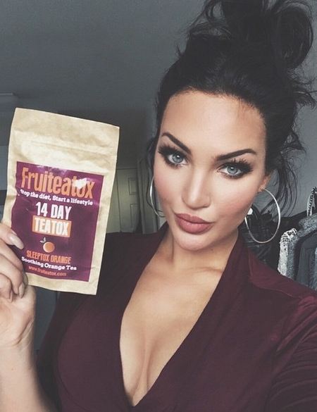 มารู้จักเธอ Natalie Halcro แฝด Megan Fox