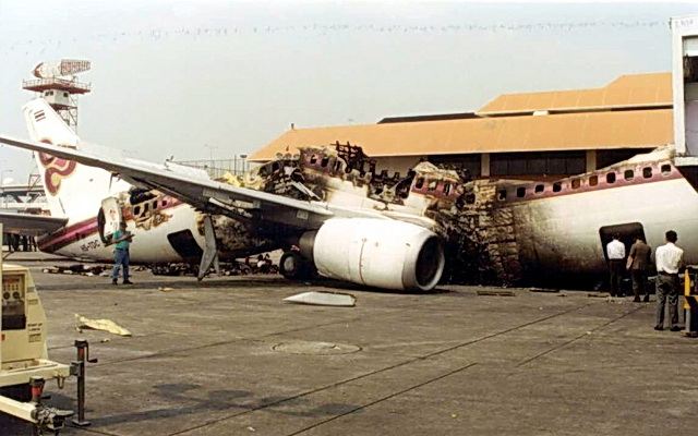 เครื่องบินระเบิดเมื่อปี 2544