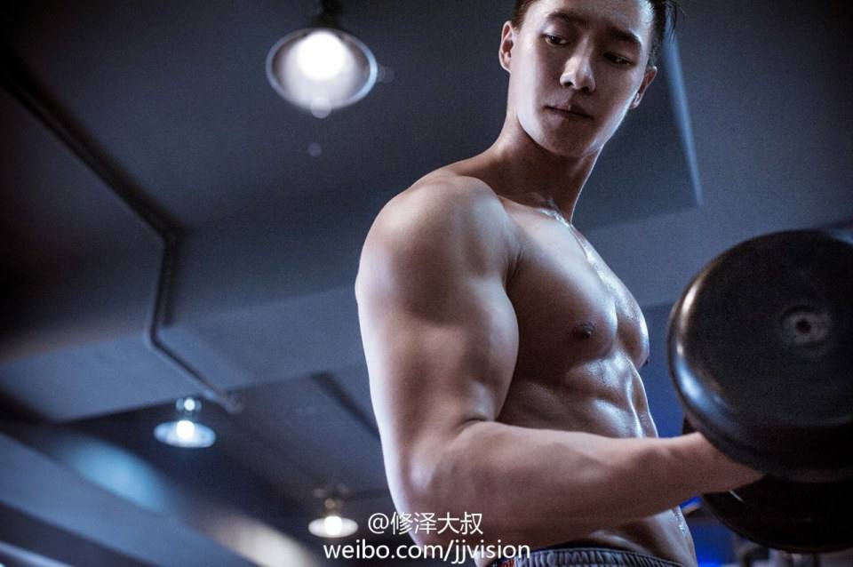 Edi Xiang : China 2012 Cool Guy champion