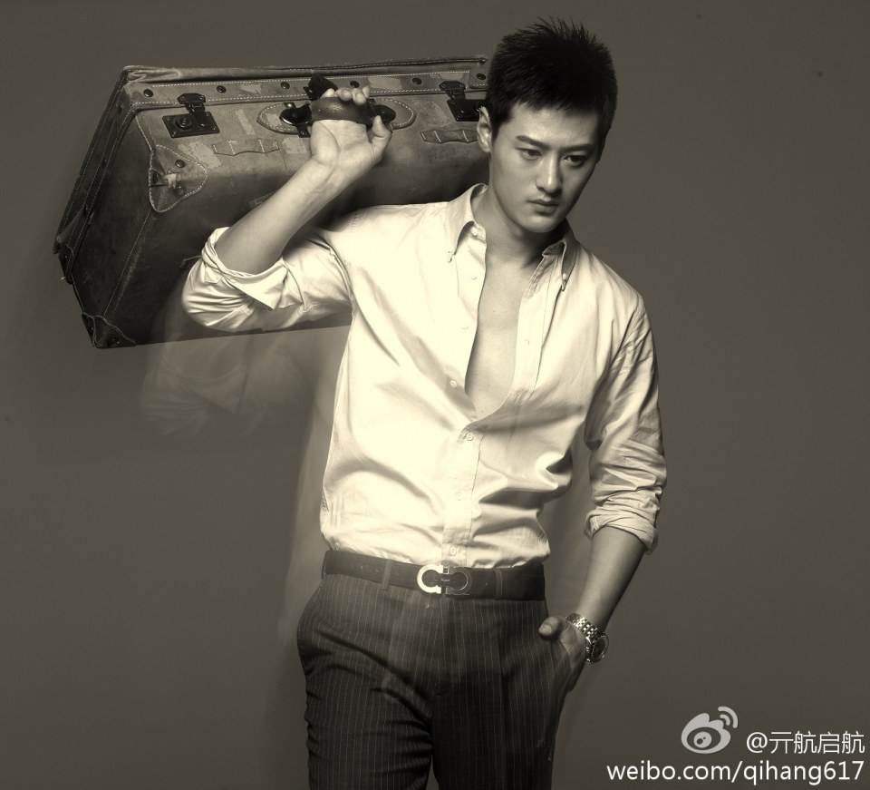 Asian sunshine actor Qi Hang