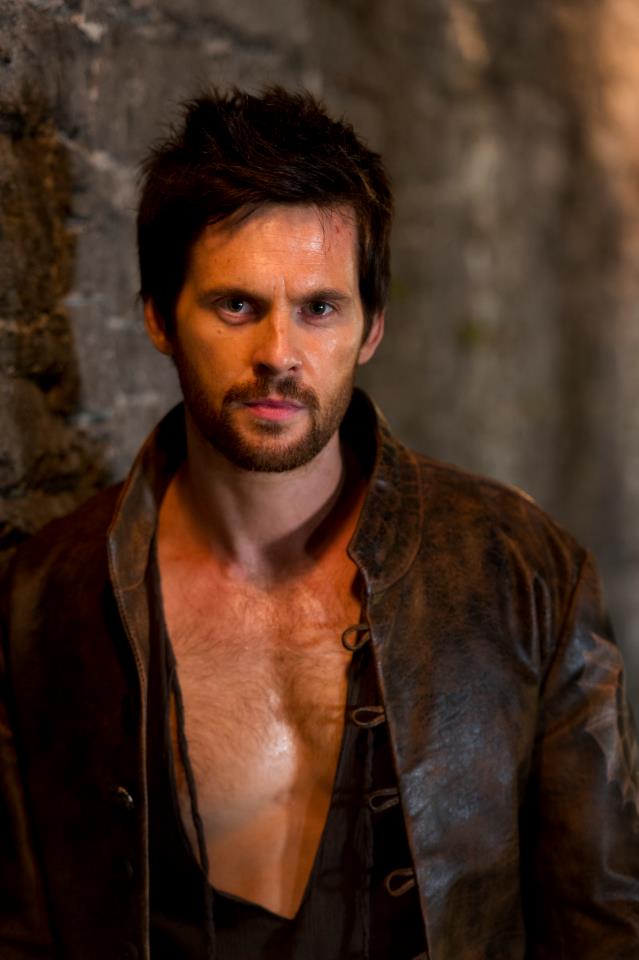 หล่อล่ำยิ้มทะเล้น Tom Riley