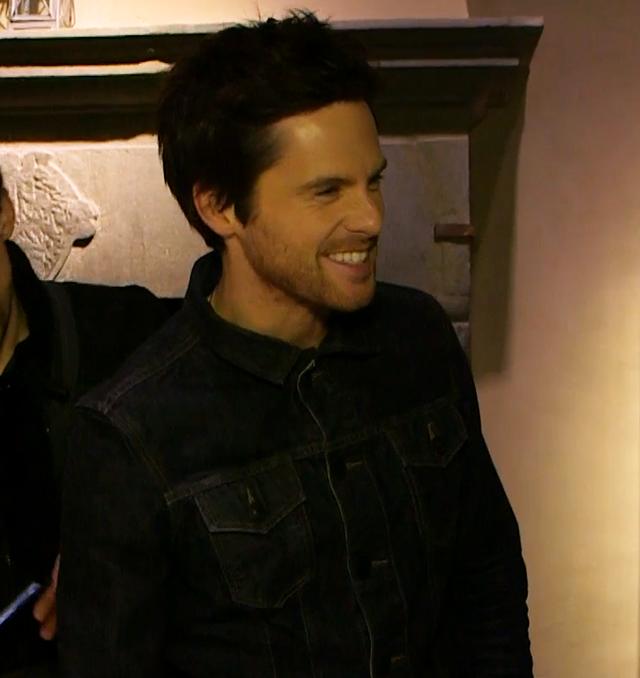 หล่อล่ำยิ้มทะเล้น Tom Riley