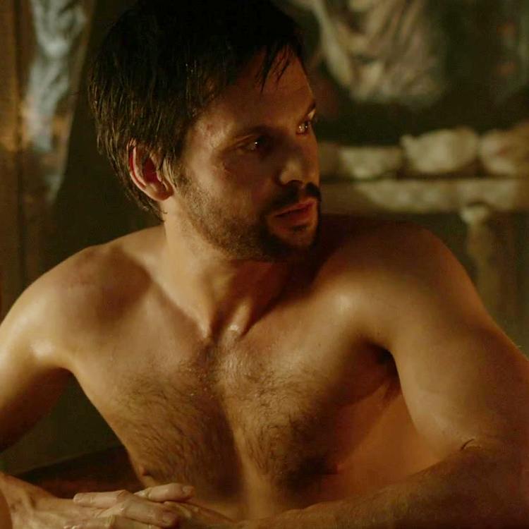 หล่อล่ำยิ้มทะเล้น Tom Riley