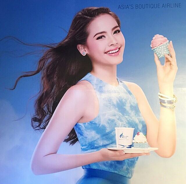 เปิดตัว ญาญ่า-อุรัสยา พรีเซ็นเตอร์คนแรกของสายการบินบางกอกแอร์เวย์ (Bangkok Airways)