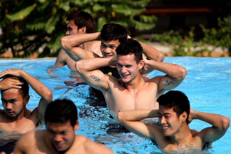 "ขนรักแร้" สุดแมน! "นักฟุตบอลทีมชาติไทย"