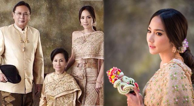 แฟนๆชื่นชม!! อั้ม พัชราภา งามสง่าในชุดไทยพร้อมครอบครัวให้ ร.ร.เก่า ครบ 100 ปี