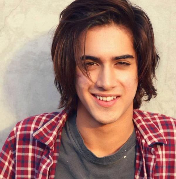 Avan Jogia นักแสดงจากหนังเกย์เรื่อง I Am Michael ...โชว์หล่อเป้าเด้งได้