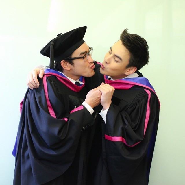 พระเอกหนุ่มช่อง 7 มาเเรง "ธันวา สุริยจักร" เซอร์ไพรส์ "ชมพู่" หอบกองทัพลูกโป่งร่วมยินดีรับปริญญา!!