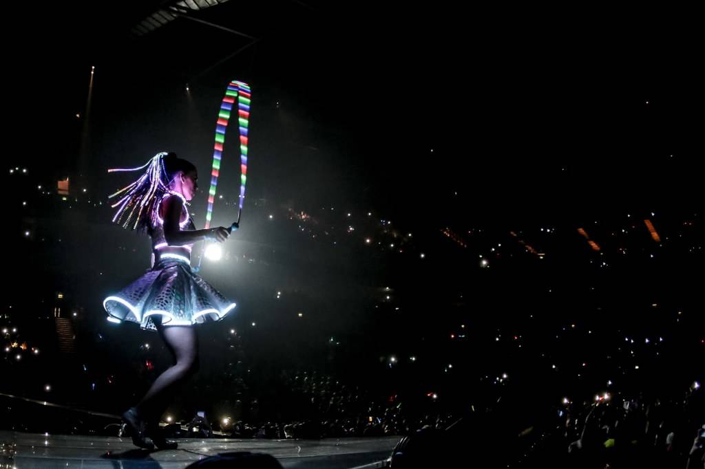 สุดยอดภาพบนเวทีคอนเสิร์ต ของ KATY PERRY