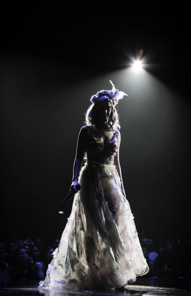 สุดยอดภาพบนเวทีคอนเสิร์ต ของ KATY PERRY