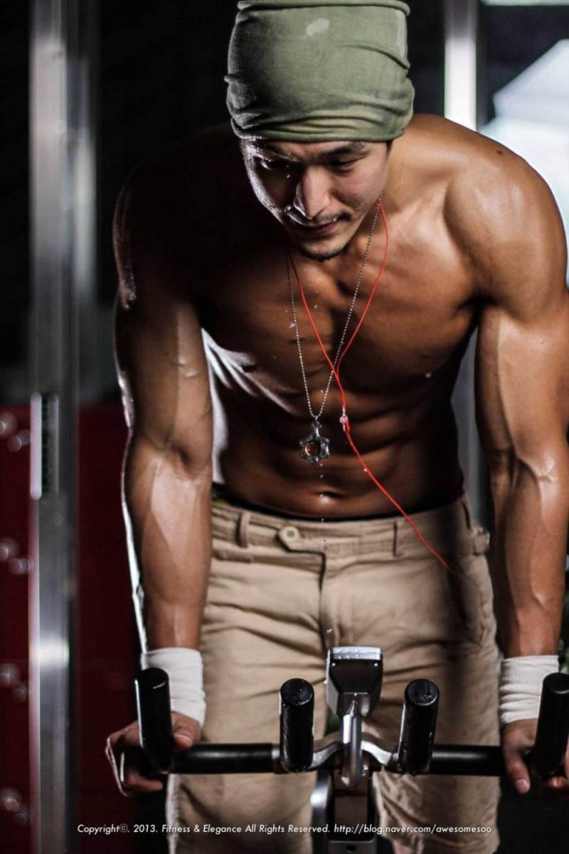 หนุ่ม Hwang Jinsik ชวนเหงื่อตก