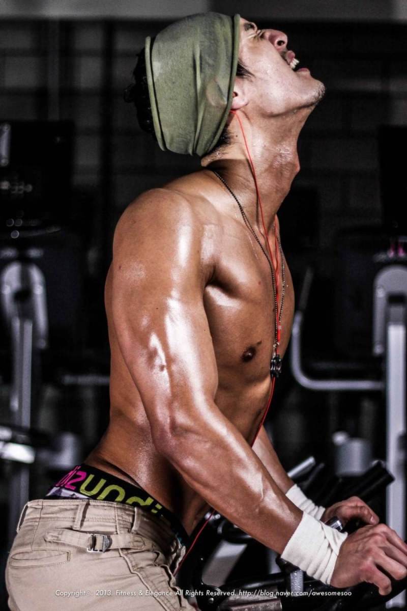 หนุ่ม Hwang Jinsik ชวนเหงื่อตก