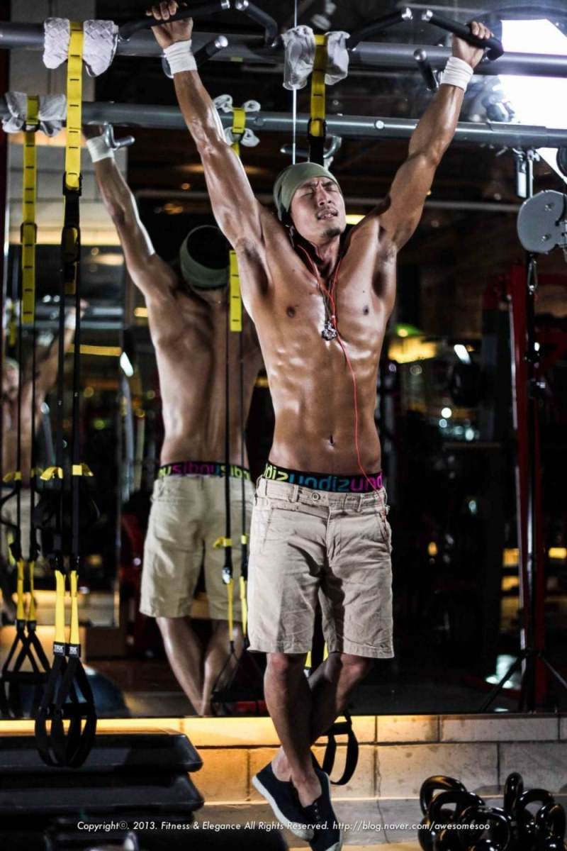 หนุ่ม Hwang Jinsik ชวนเหงื่อตก