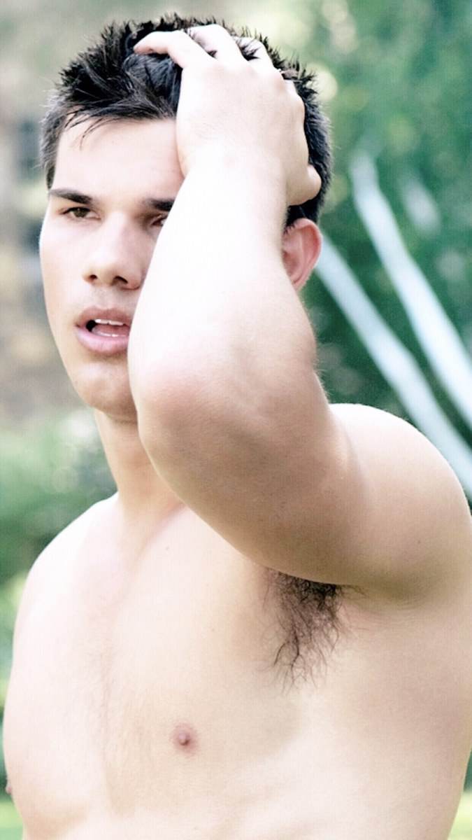 Taylor Lautnet in Abduction
