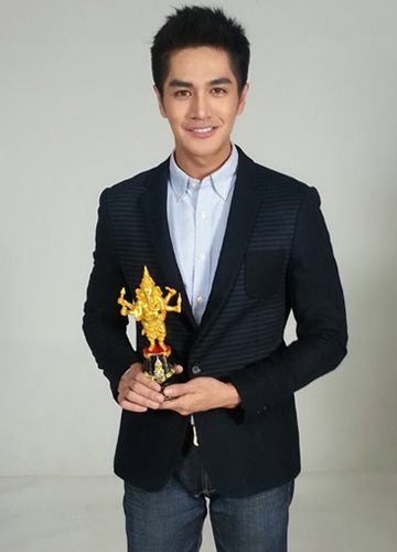 อาร์ต ภูชิสส์ มาดูความหล่อ น่ารักของผู้ชายคนนี้