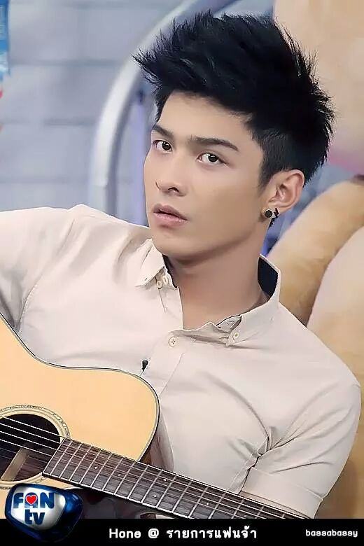 โหน ธนากร ศรีบรรจง